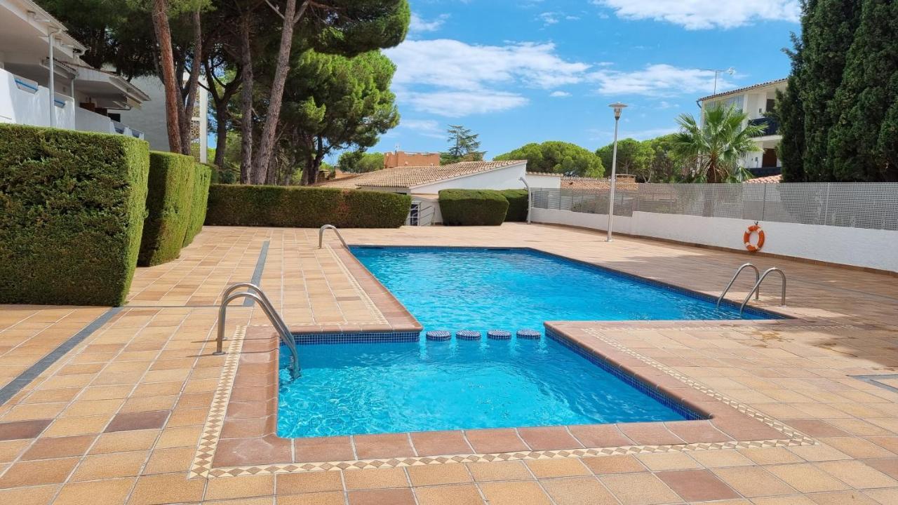Apartamento familiar con piscina y wifi L' Escala Exterior foto